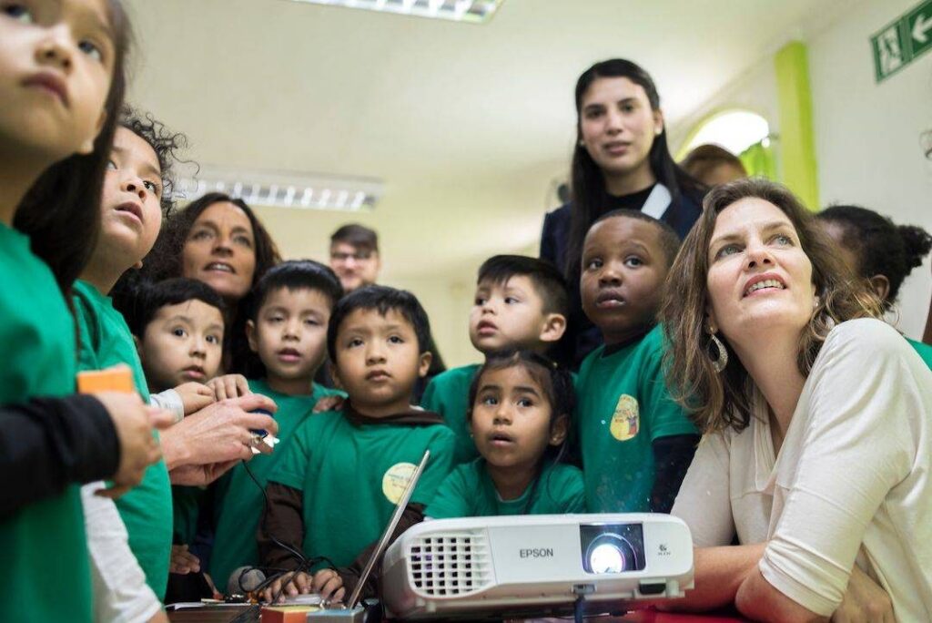 Gobierno busca fomentar el desarrollo del pensamiento científico desde la primera infancia