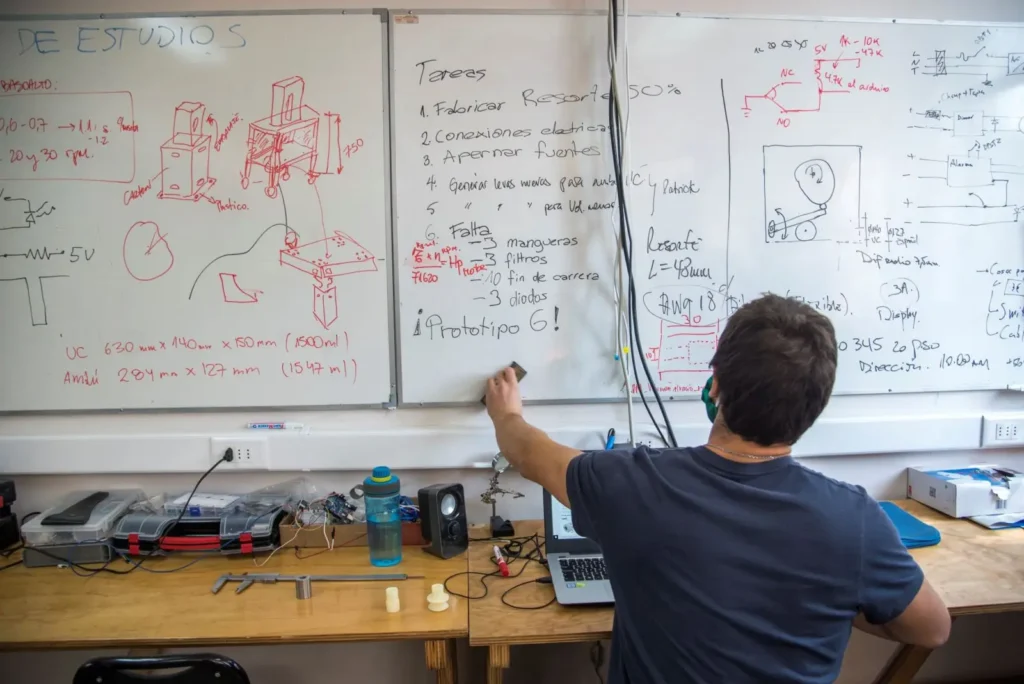 InES: Ministerio de Ciencia lanza concurso para que universidades desarrollen innovación basada en I+D