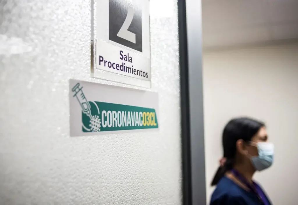 Ministro de Ciencia destaca estudios sobre eficacia de la vacuna de Sinovac y llama a “enmarcar la discusión en la evidencia disponible”