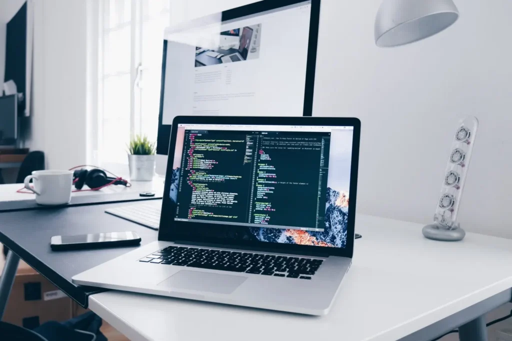 Sence y Talento Digital para Chile ofrecen 1.400 cupos para becas gratuitas en las carreras digitales más demandadas