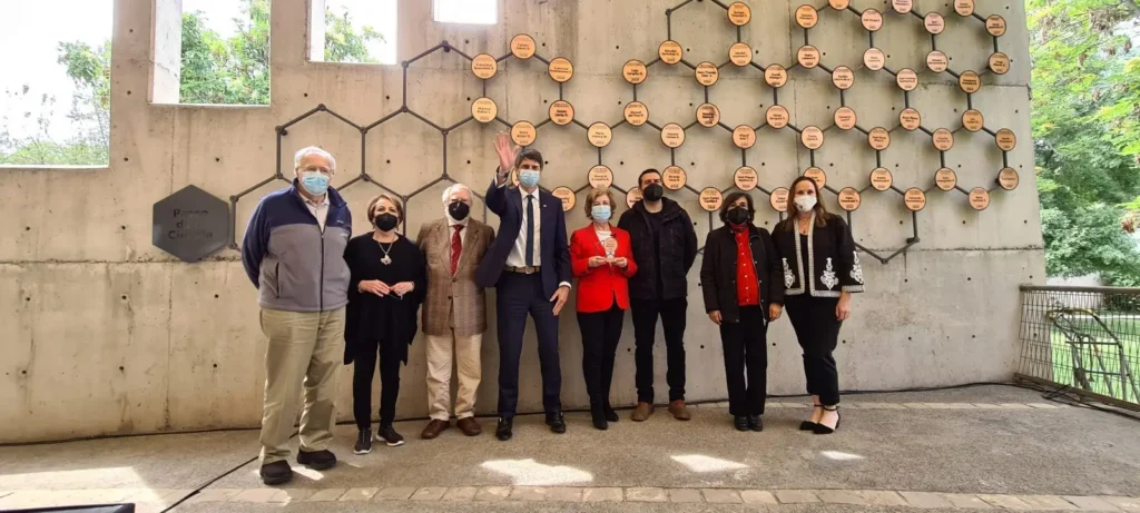 La astrónoma Mónica Rubio fue homenajeada con placa en el Paseo de la Ciencia