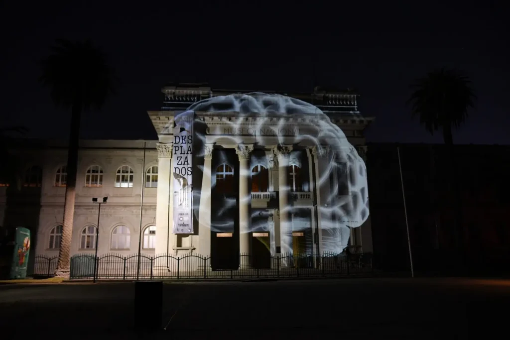 Espectáculo audiovisual iluminó el Museo Nacional de Historia Natural en el comienzo del Festival de la Ciencia 2021