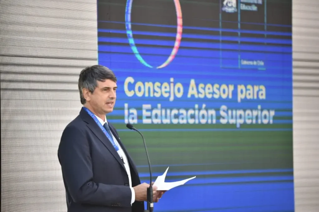 Ministros de Educación y Ciencia lideran primera sesión del Consejo Asesor para la Educación Superior