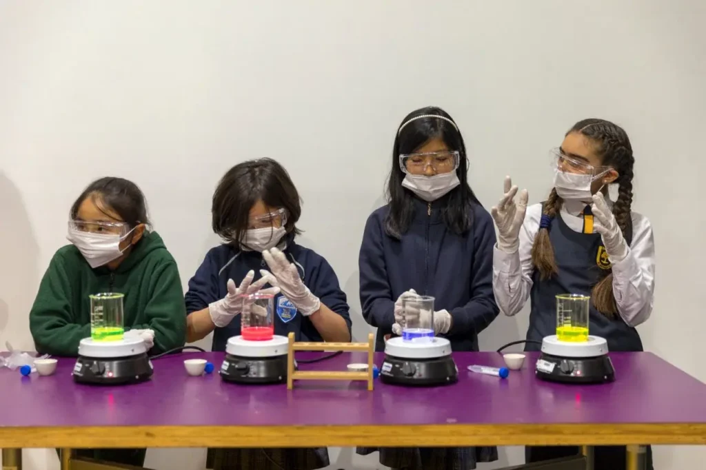 SEREMI de Ciencia de la Macrozona Centro y la Universidad Andrés Bello impulsan proyecto para visibilizar el trabajo de investigadoras chilenas
