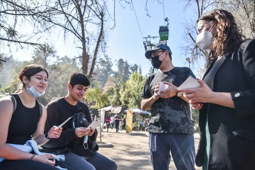 Eclipse total de Luna o Luna de Sangre Autoridades del MinCiencia y astrónomos de la Universidad de Chile invitaron a la ciudadanía a disfrutar de este espectáculo