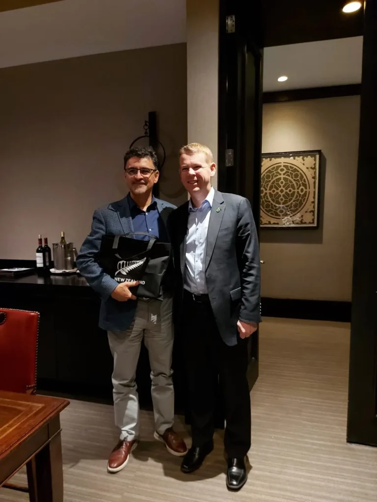 Ministro de Ciencia Flavio Salazar se reunió con el ministro de Educación de Nueva Zelanda
