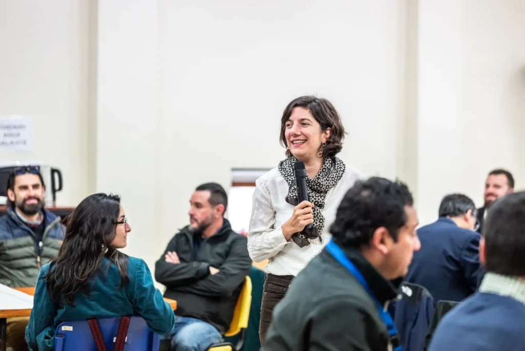 Ministra Aisén Etcheverry en su primera gira regional