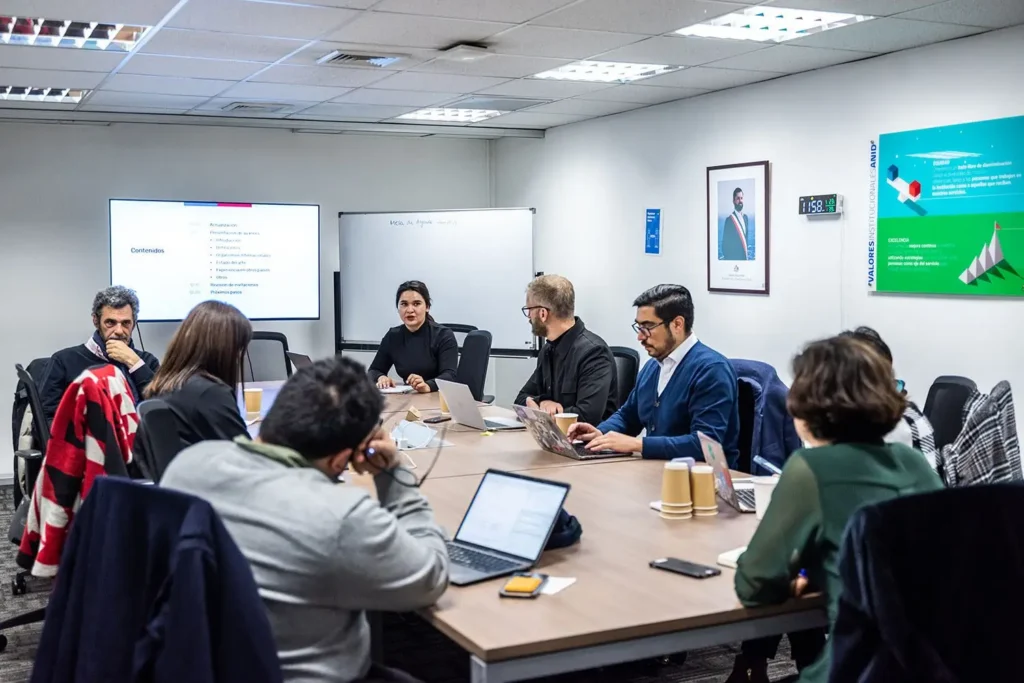 Comisión Asesora contra la Desinformación emite su primer informe