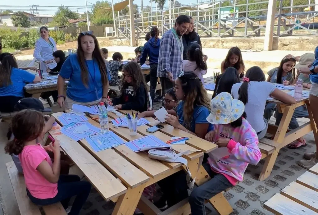 MinCiencia llevó conocimiento y entretención a niñas y niños afectados por incendios