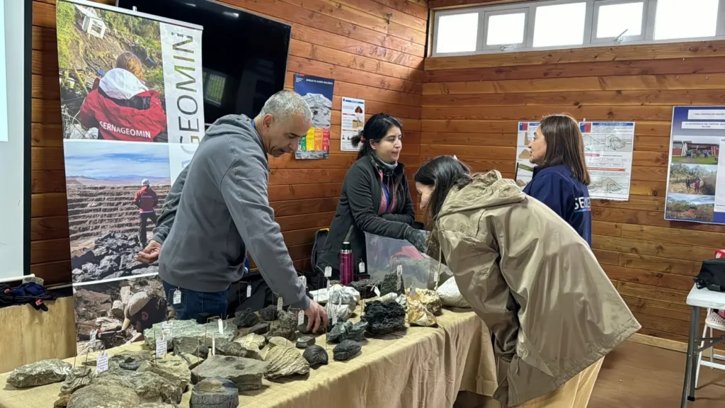Estudiantes de 9 colegios participaron en la primera Feria Científica de Chaitén