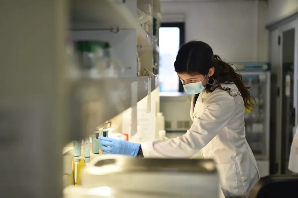 Encuesta 2022 de I+D del MinCiencia y el INE: Gasto total en I+D sube de 0,36 a 0,39% del PIB
