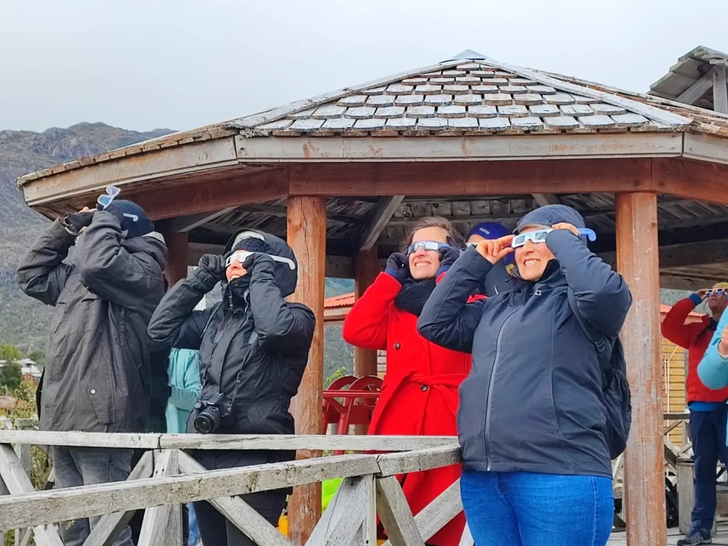 Eclipse solar anular en Tortel: una oportunidad para acercar la ciencia a la comunidad