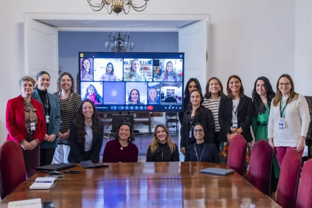Ministerio de Ciencia impulsa la primera mesa de mujeres en startups de tecnología