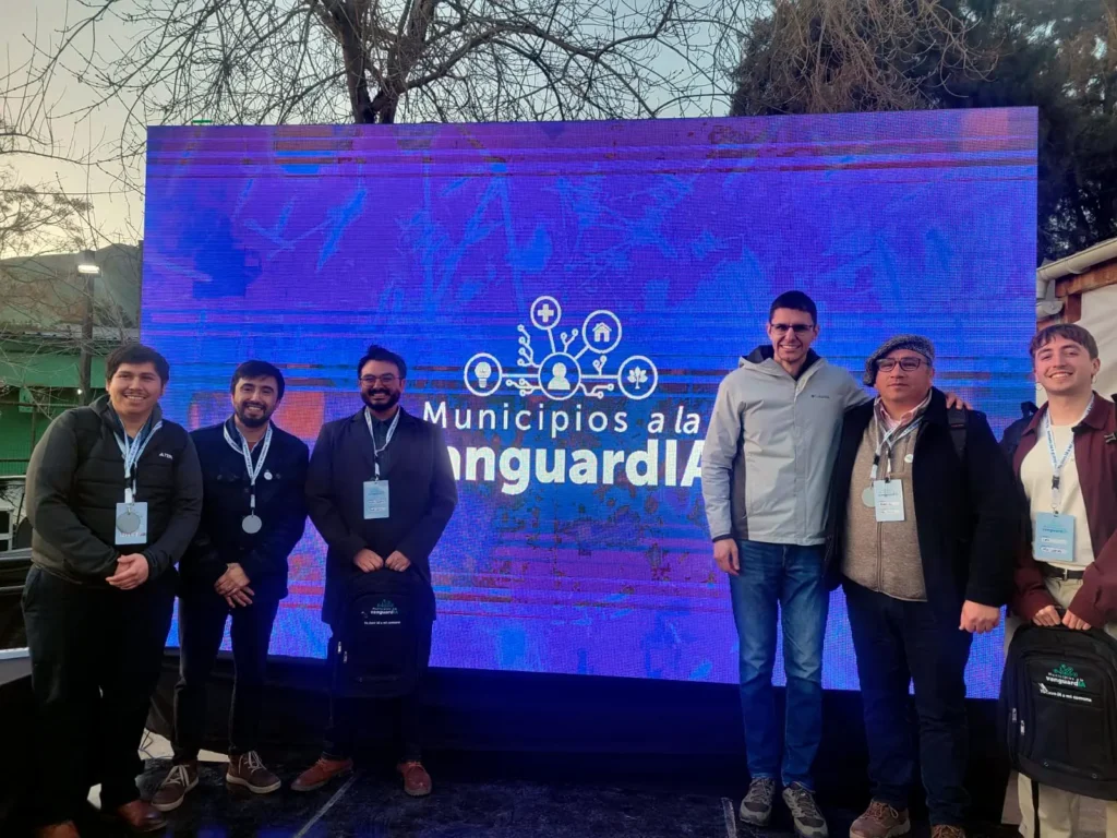 Seremi de Ciencia felicita a funcionarios municipales de Puerto Varas que ganaron concurso sobre Inteligencia Artificial